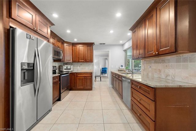 12150 McGregor BLVD, Fort Myers, FL 33919