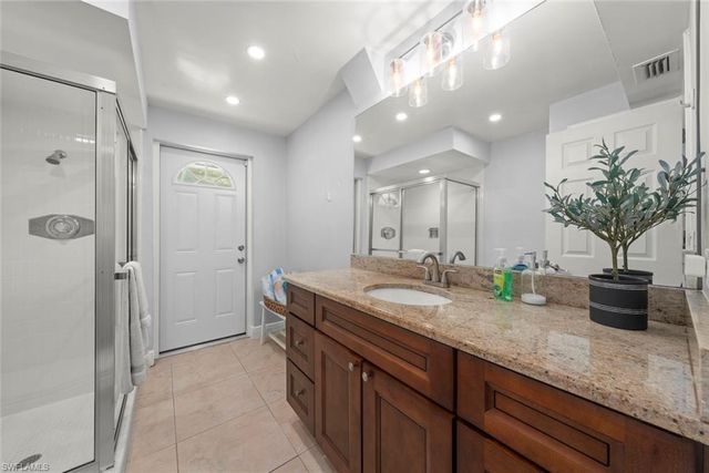 12150 McGregor BLVD, Fort Myers, FL 33919