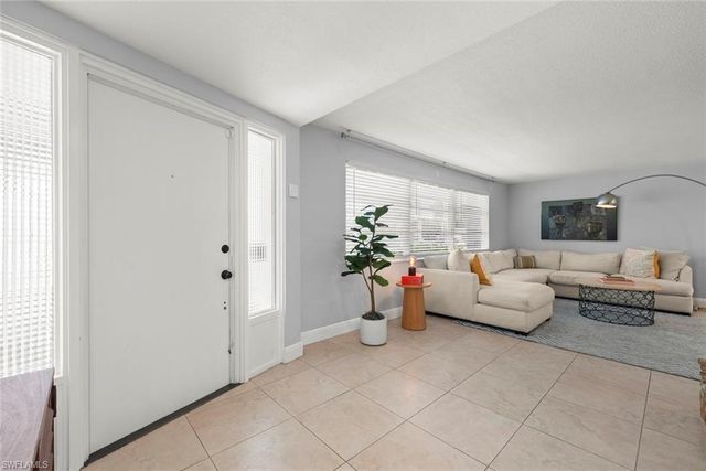 12150 McGregor BLVD, Fort Myers, FL 33919