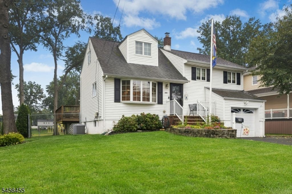 299 Stoughton Ave, Cranford Twp., NJ 07016 — photo 2