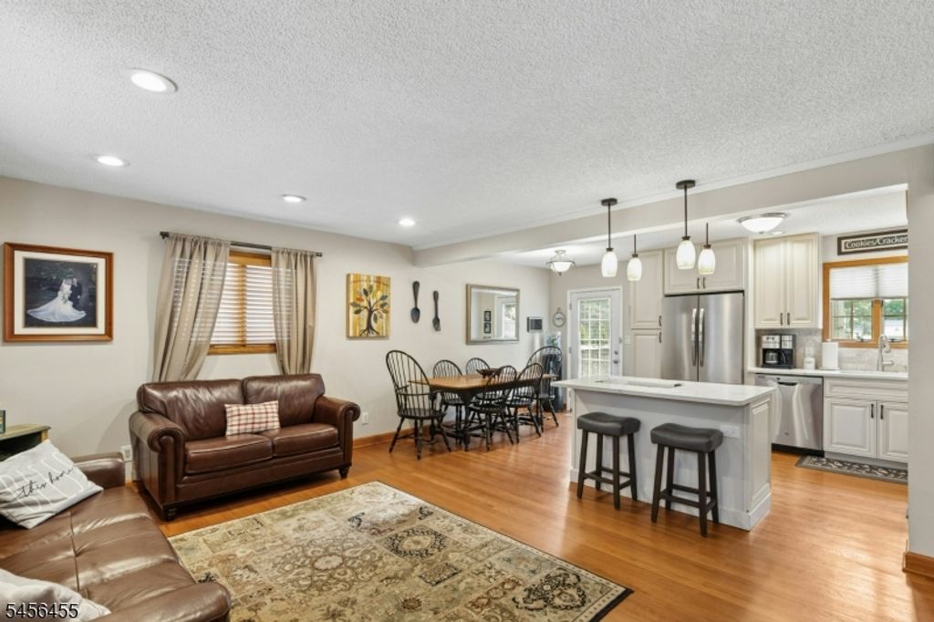 299 Stoughton Ave, Cranford Twp., NJ 07016 — photo 4