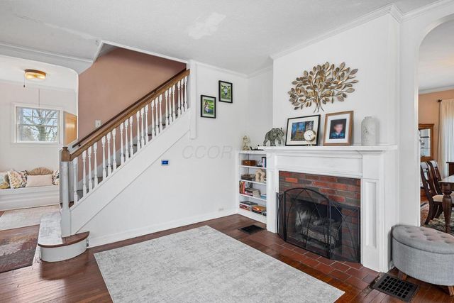 15 Woodland Avenue, Delaware, OH 43015