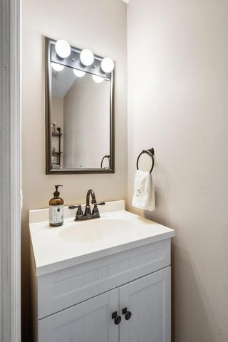 15 Woodland Avenue, Delaware, OH 43015