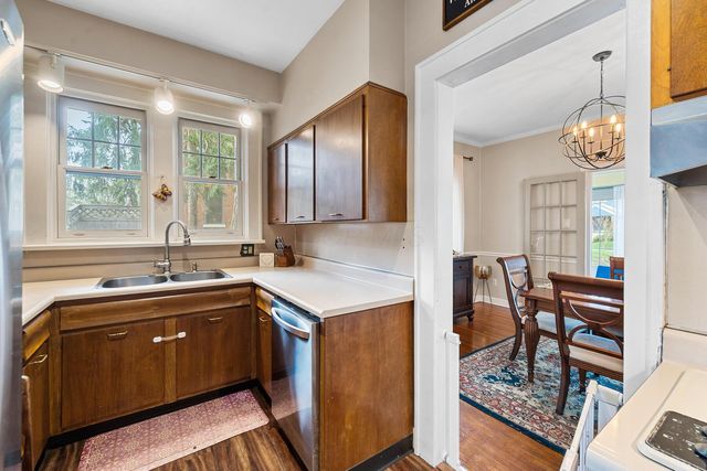 15 Woodland Avenue, Delaware, OH 43015