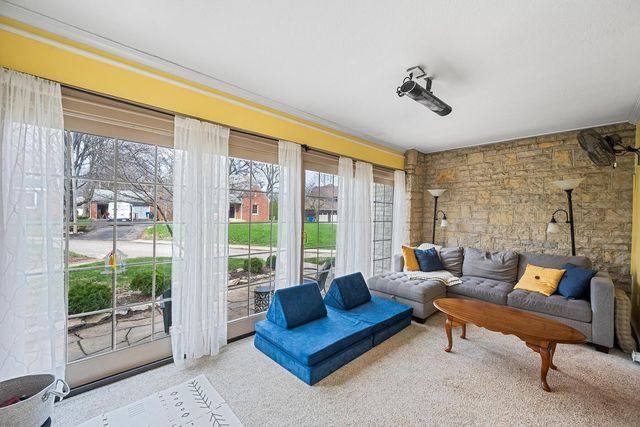 15 Woodland Avenue, Delaware, OH 43015