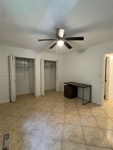175 Wimbledon Lake Dr, Plantation, FL 33324