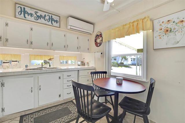 800 32ND AVENUE S 606, St Petersburg, FL 33705
