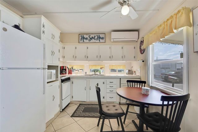800 32ND AVENUE S 606, St Petersburg, FL 33705