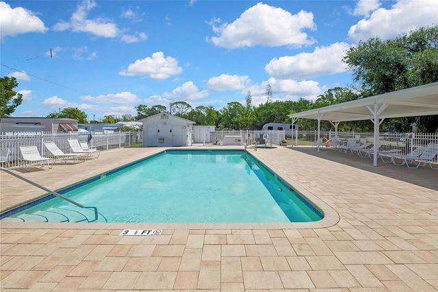 800 32ND AVENUE S 606, St Petersburg, FL 33705
