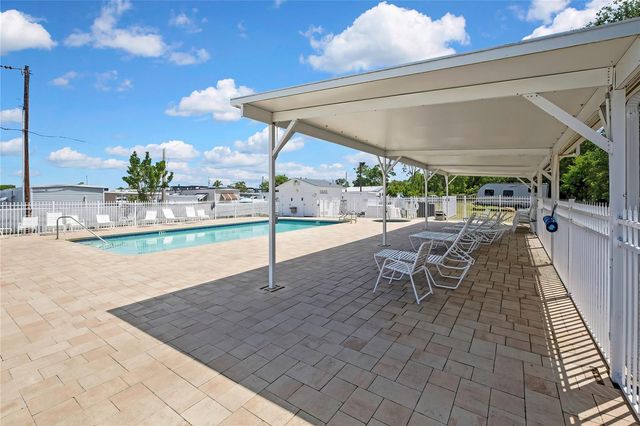 800 32ND AVENUE S 606, St Petersburg, FL 33705