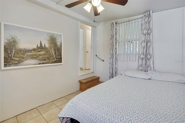 800 32ND AVENUE S 606, St Petersburg, FL 33705