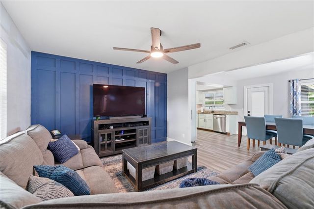 10214 N WOODMERE ROAD, Tampa, FL 33617