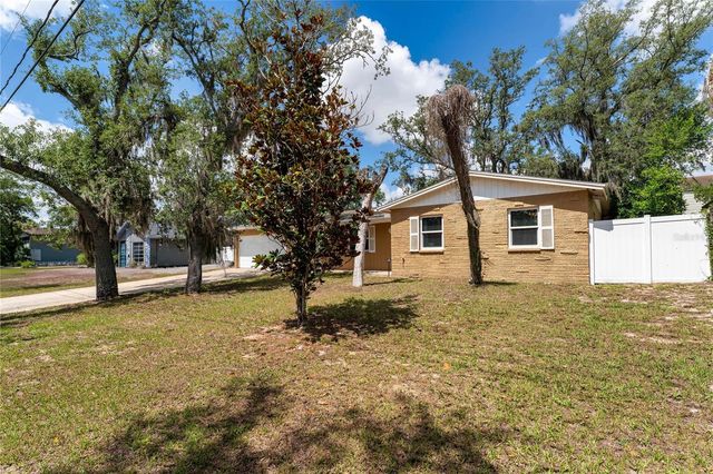 10214 N WOODMERE ROAD, Tampa, FL 33617