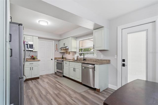 10214 N WOODMERE ROAD, Tampa, FL 33617