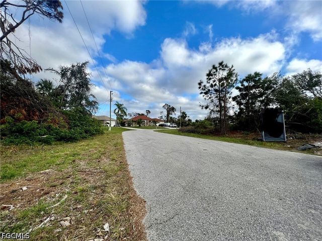 Braddock AVE, North Port, FL 34288