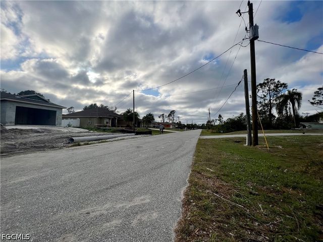 Braddock AVE, North Port, FL 34288