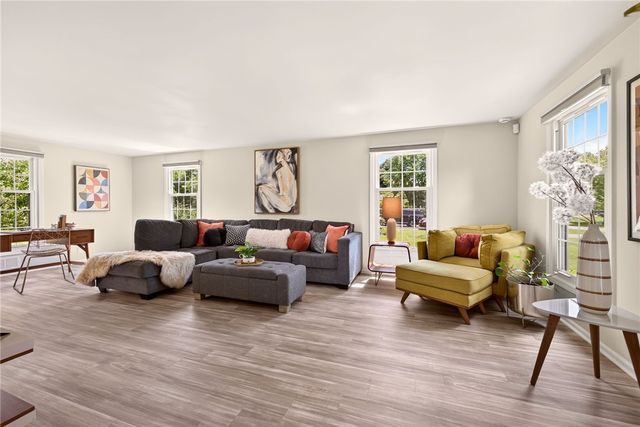 106 Stuyvesant Road, Pittsford, NY 14534