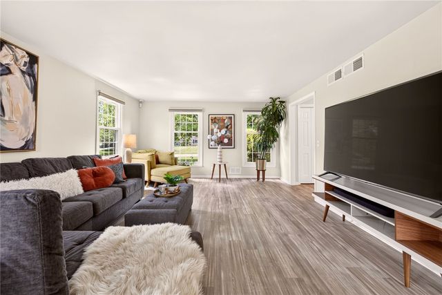 106 Stuyvesant Road, Pittsford, NY 14534