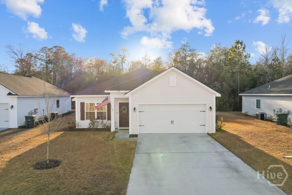 254 Brightleaf Circle, Hinesville, GA 31313
