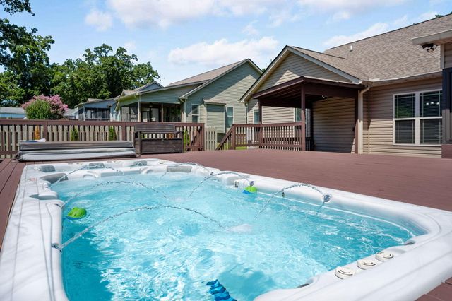 8208 Igou Gap Road, Chattanooga, TN 37421