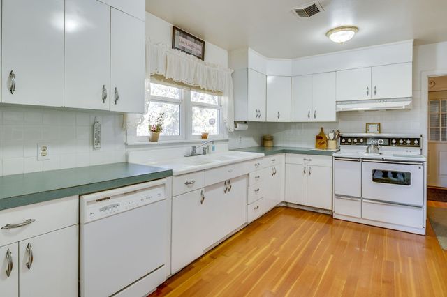 775 NW 35th Street, Redmond, OR 97756