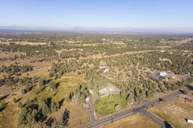 775 NW 35th Street, Redmond, OR 97756