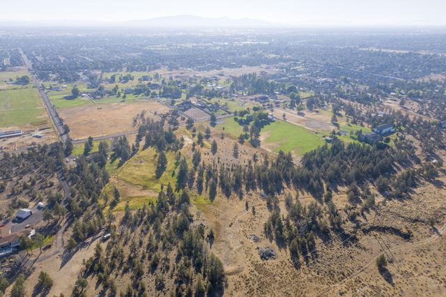 775 NW 35th Street, Redmond, OR 97756