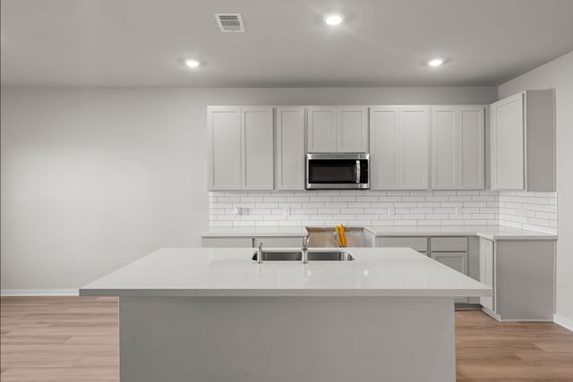 2910 Wind Cave Lane, Rosharon, TX 77583