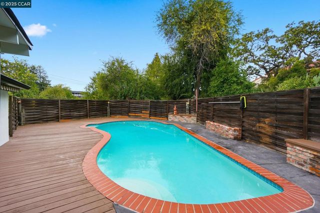 289 Sierra Dr, Walnut Creek, CA 94596