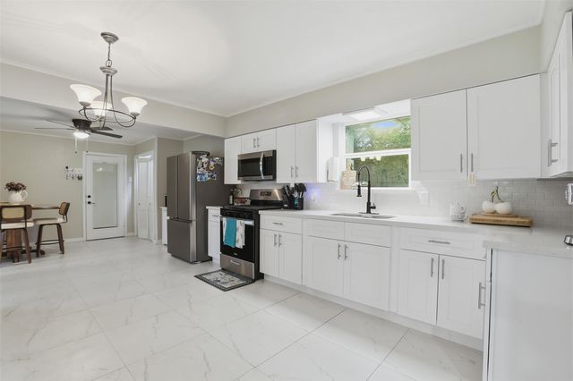 5638 Simsdale Street, Houston, TX 77033