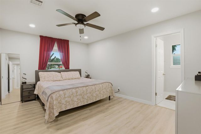 5638 Simsdale Street, Houston, TX 77033