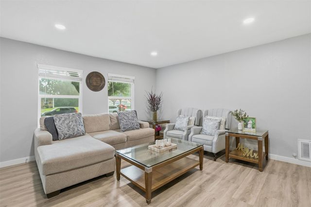 5638 Simsdale Street, Houston, TX 77033