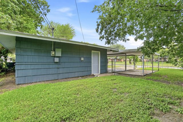 5638 Simsdale Street, Houston, TX 77033