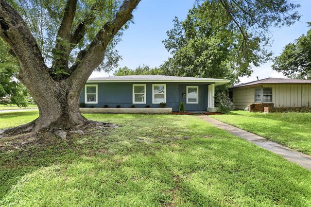 5638 Simsdale Street, Houston, TX 77033