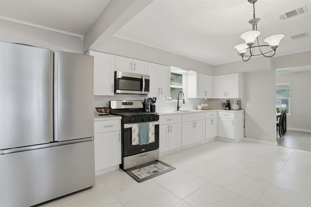5638 Simsdale Street, Houston, TX 77033