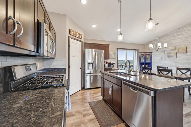 8542 Ebben Circle NE, Monticello, MN 55362