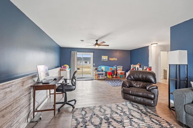 8542 Ebben Circle NE, Monticello, MN 55362