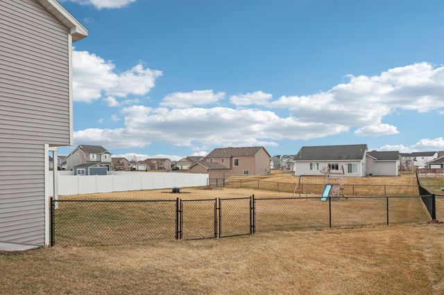 8542 Ebben Circle NE, Monticello, MN 55362