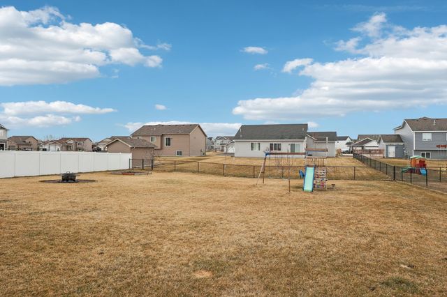 8542 Ebben Circle NE, Monticello, MN 55362