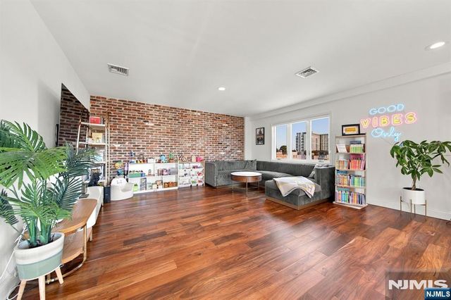 610 Anderson Avenue 3D, Cliffside Park, NJ 07010