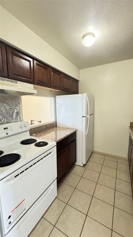 10802 Kingspoint Road, Houston, TX 77075