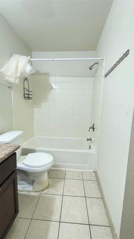 10802 Kingspoint Road, Houston, TX 77075