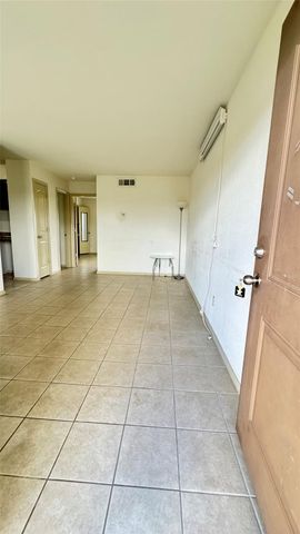 10802 Kingspoint Road, Houston, TX 77075