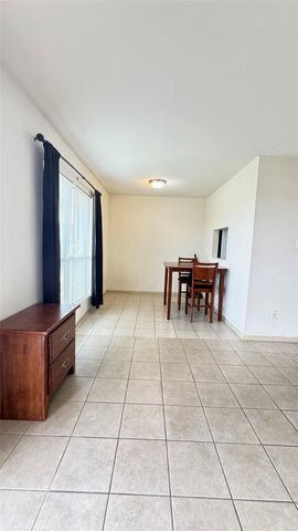 10802 Kingspoint Road, Houston, TX 77075