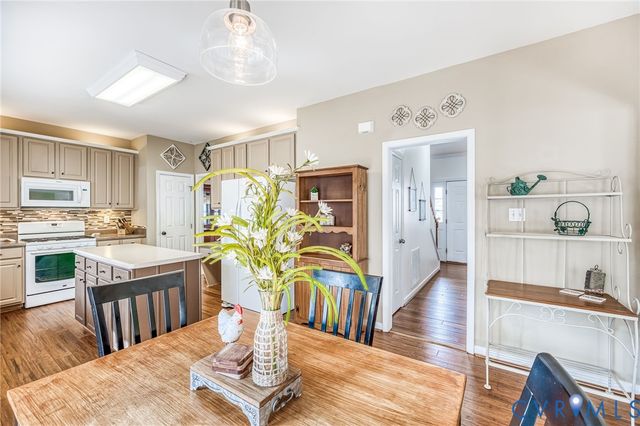 7104 Rum Hill Ct, Mechanicsville, VA 23111