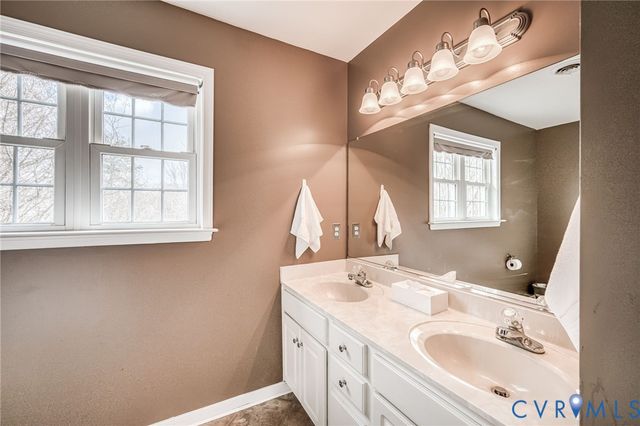 7104 Rum Hill Ct, Mechanicsville, VA 23111