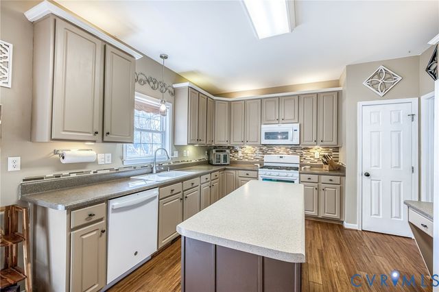 7104 Rum Hill Ct, Mechanicsville, VA 23111