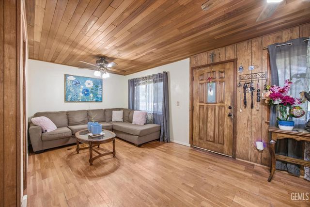 222 W E Street, Tehachapi, CA 93561