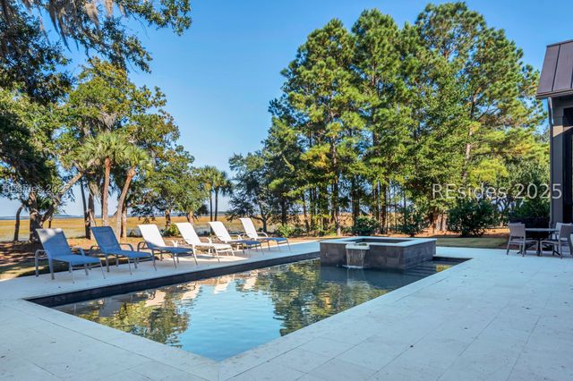 137 Inverness Dr, Bluffton, SC 29910