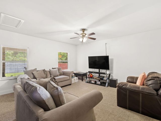315 Veterans, Leesville, LA 71446